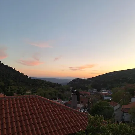 בית נופש Traditional House In Kampia